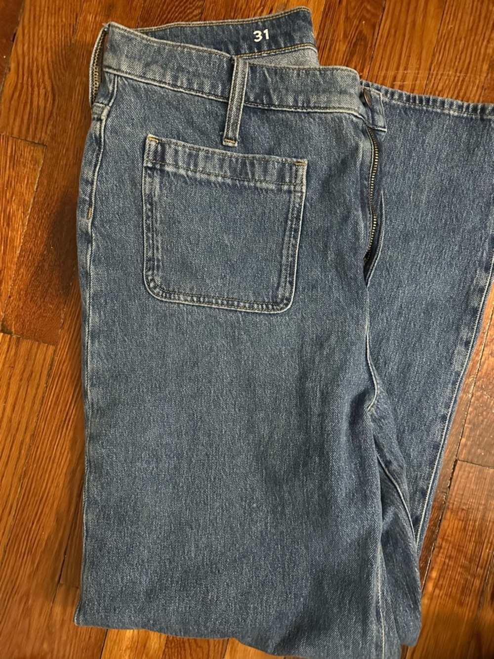 Relaxed Fit Men's Denim Jeans in Washed Blue